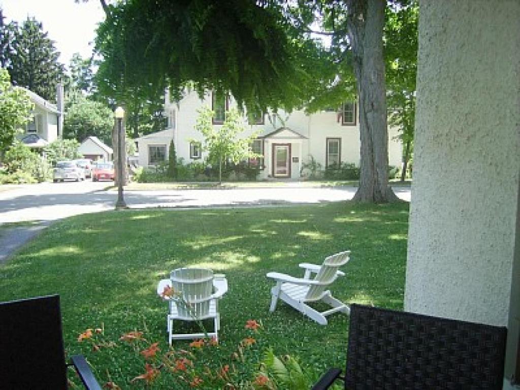 Absolute 1000 Islands Monthly Suites Gananoque Esterno foto